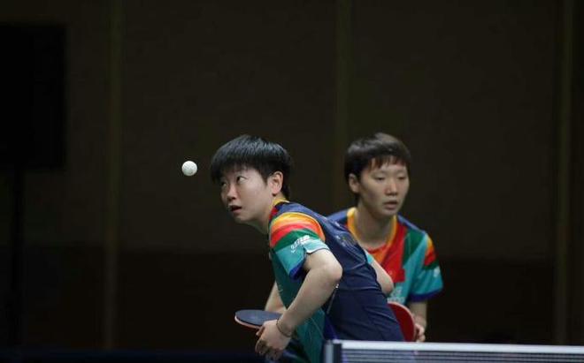 奏并做出低 奏并做出低